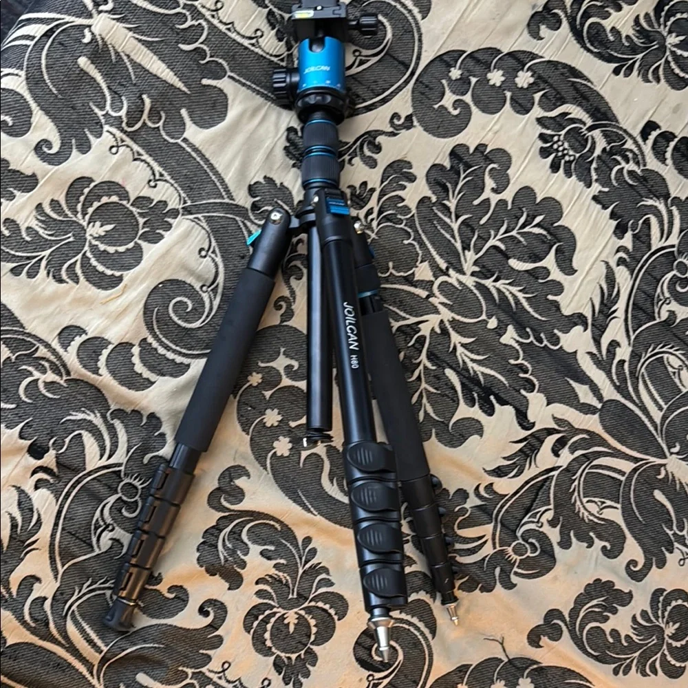Versatile Black and Blue Tripod for Photography
